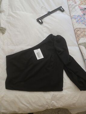 Nwt Sugarlips Black One-Shoulder Long Sleeve Top